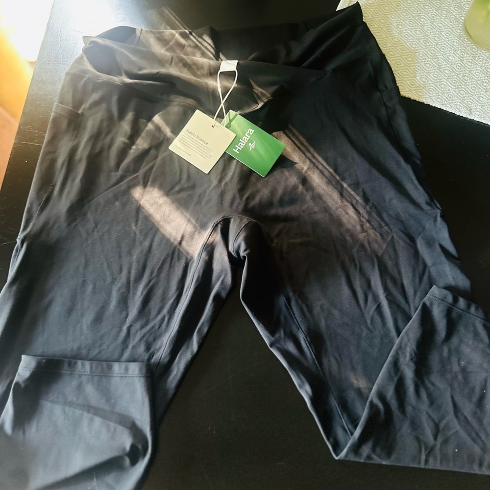 Halara SoftlyZero™ High Waisted Crossover Pocket Plain as 2XL NWT not full lengt